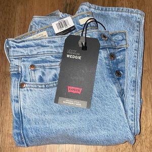 NWT Levi’s High Rise Wedgie Jeans - Size 25